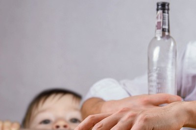 inicjacja-alkoholowa-mlodego-pokolenia